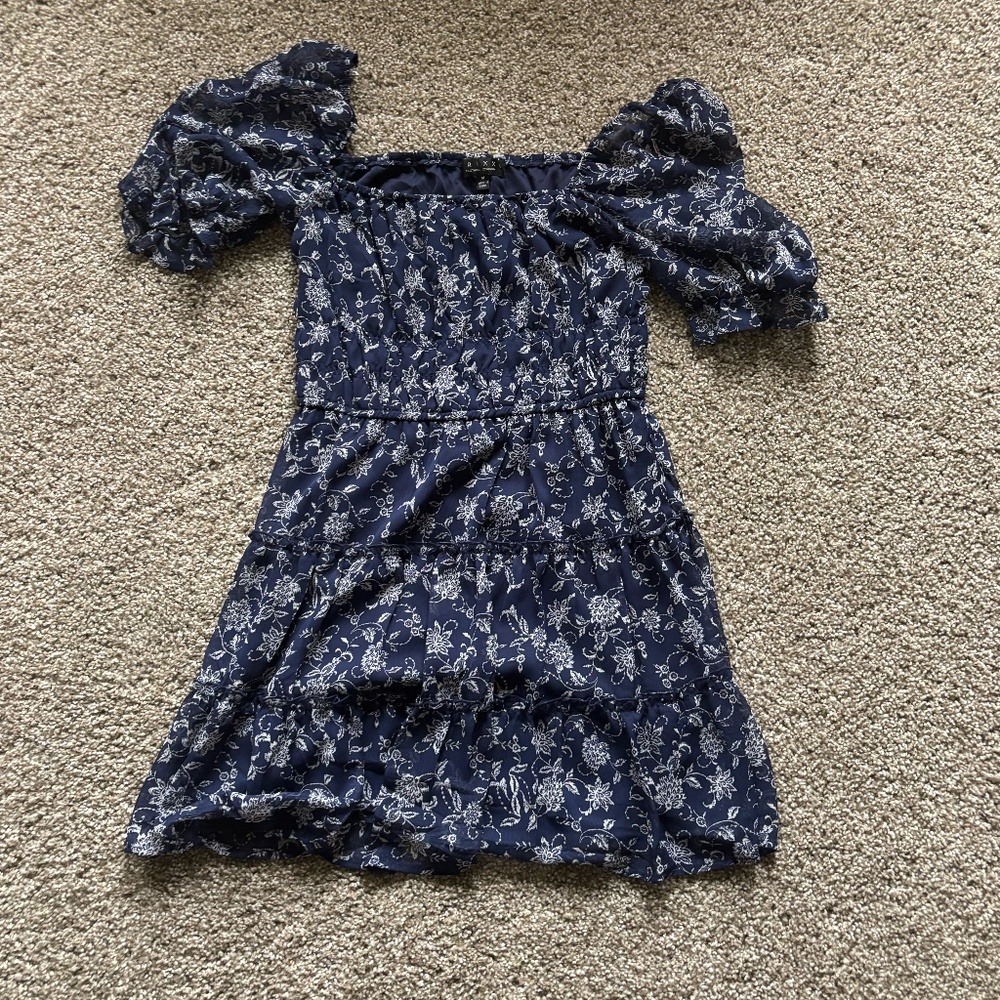 Francesca's Collections: Navy Floral Puff Sleeve Size M